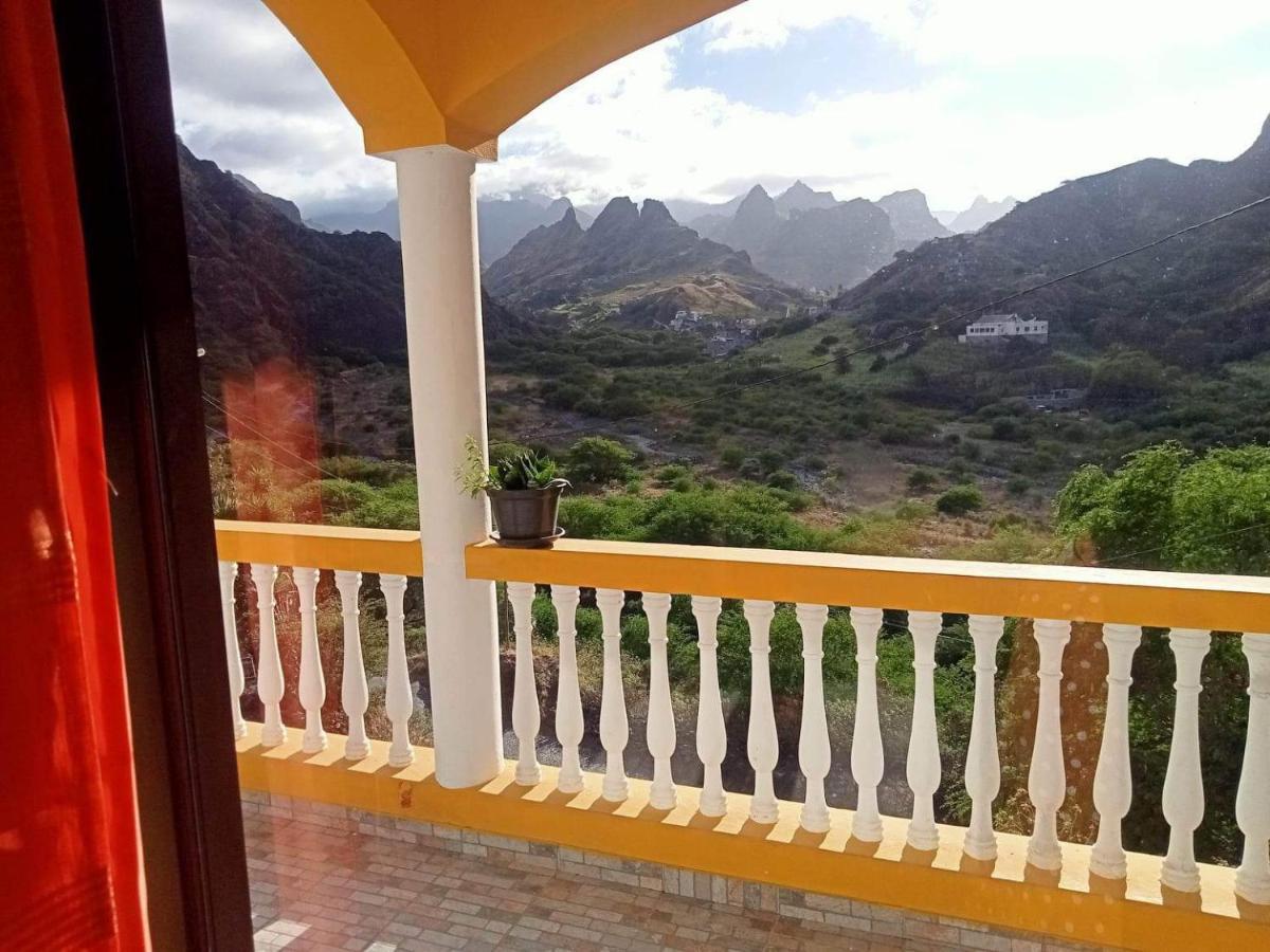 Casa Familiar Por Do Sol Bed & Breakfast Ribeira Grande Eksteriør bilde